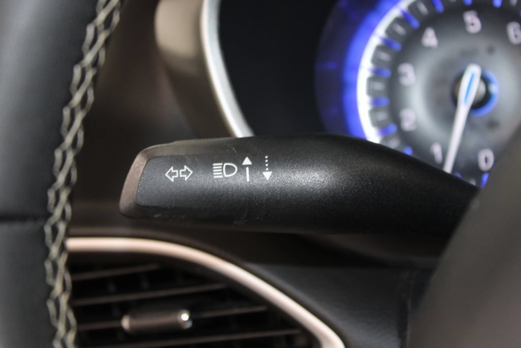 Used 2025 Chrysler Pacifica Select FWD image 38
