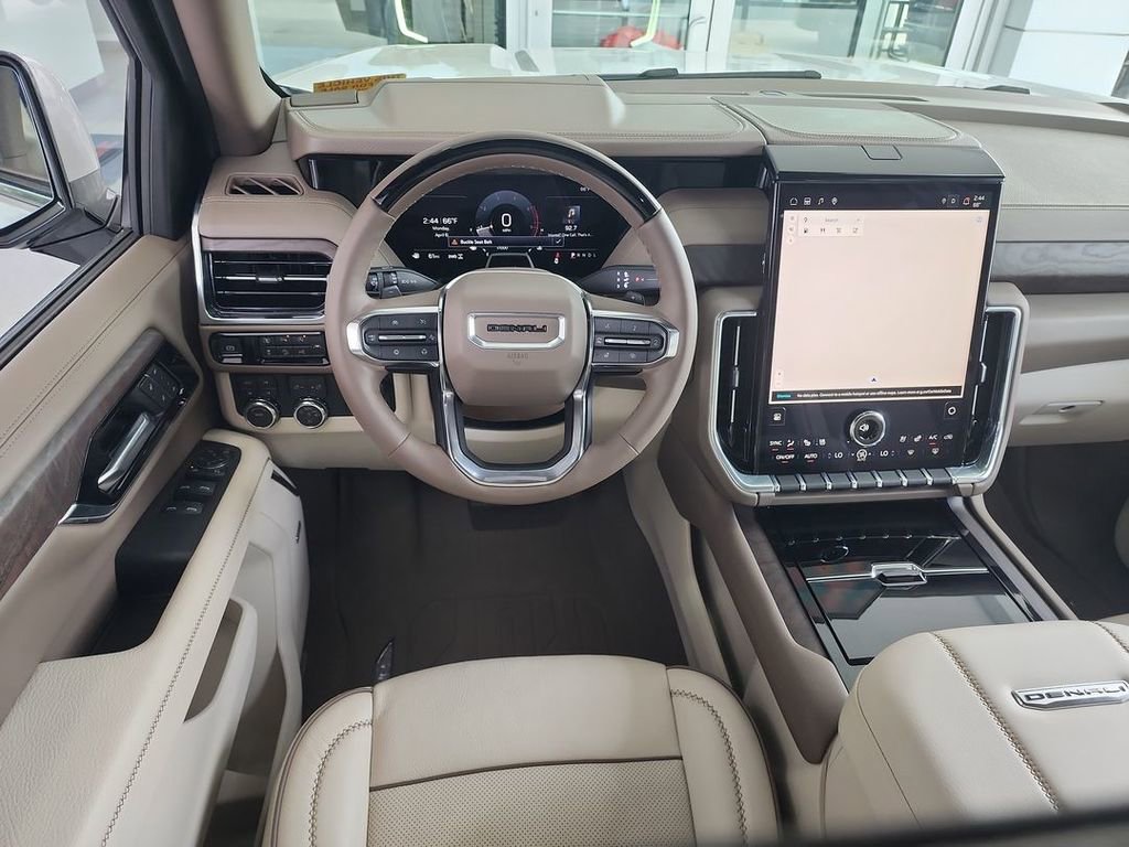 Used 2025 GMC Yukon Denali w/ Denali Reserve Package AWD/4WD image 10