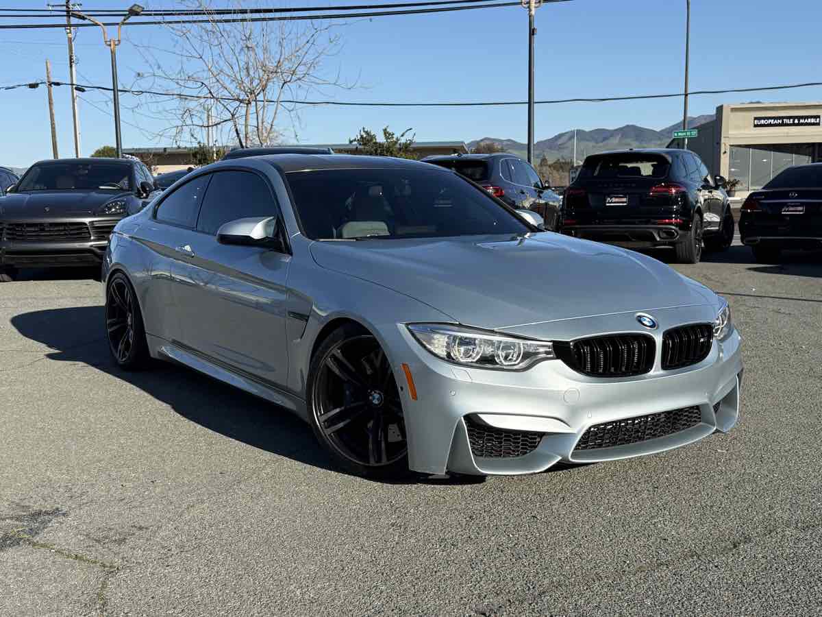 Used 2017 BMW M4 Coupe image 1