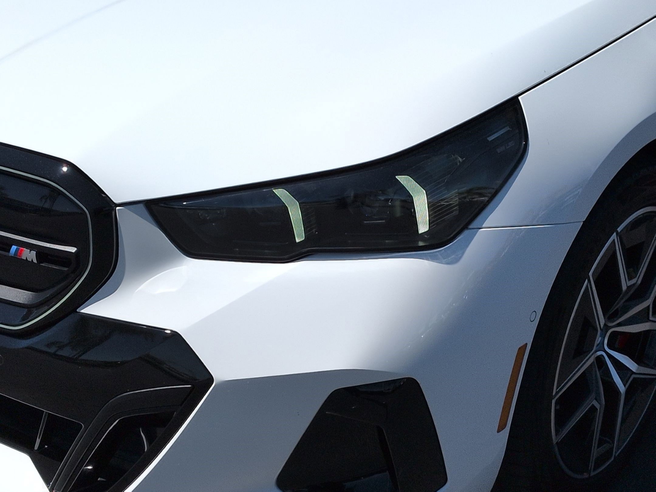 Used 2025 BMW i5 M60 w/ Premium Package image 6