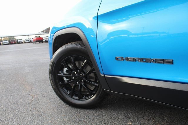 Used 2023 Jeep Cherokee Altitude Lux AWD/4WD image 12