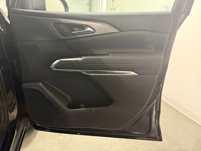 Certified 2025 Chevrolet Traverse LT image 28