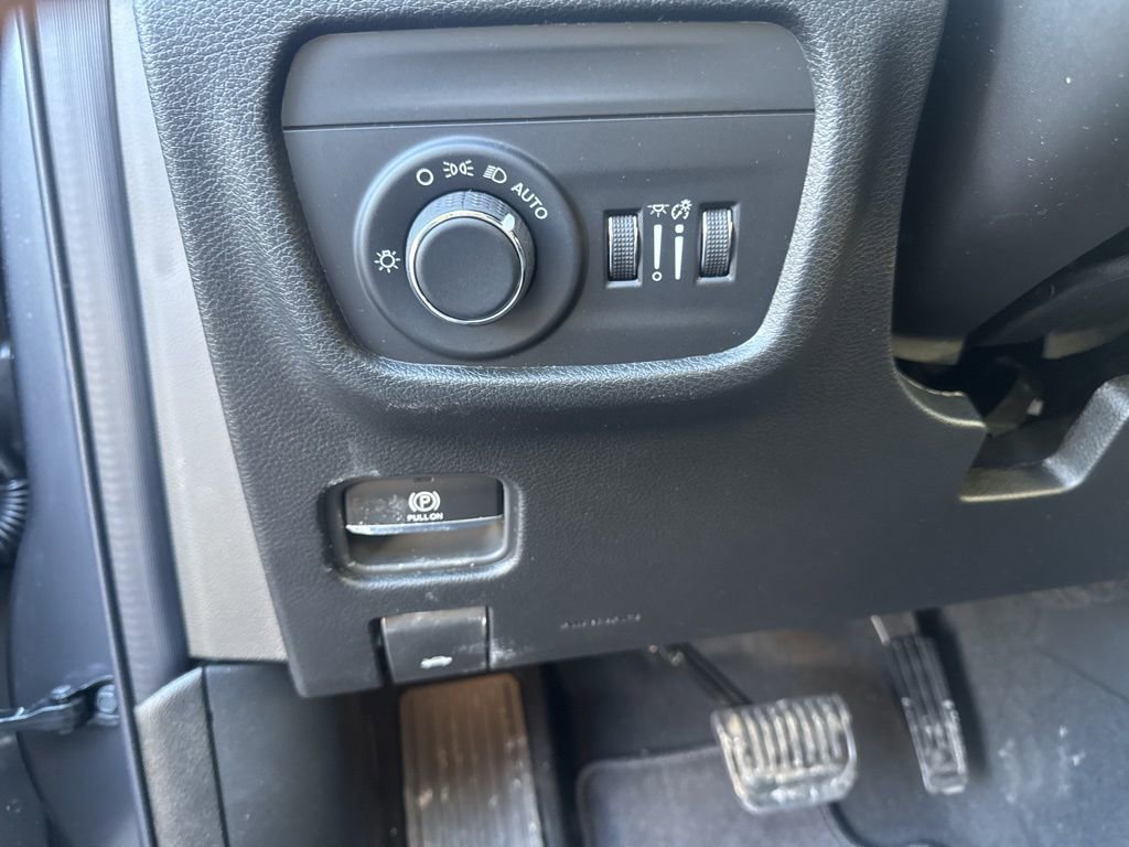 New 2026 Jeep Grand Cherokee Altitude AWD/4WD image 17