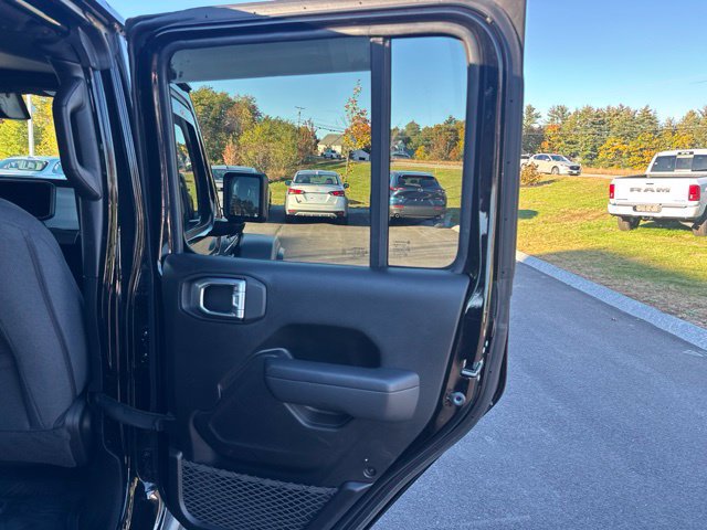Used 2025 Jeep Wrangler Unlimited Sport AWD/4WD image 14