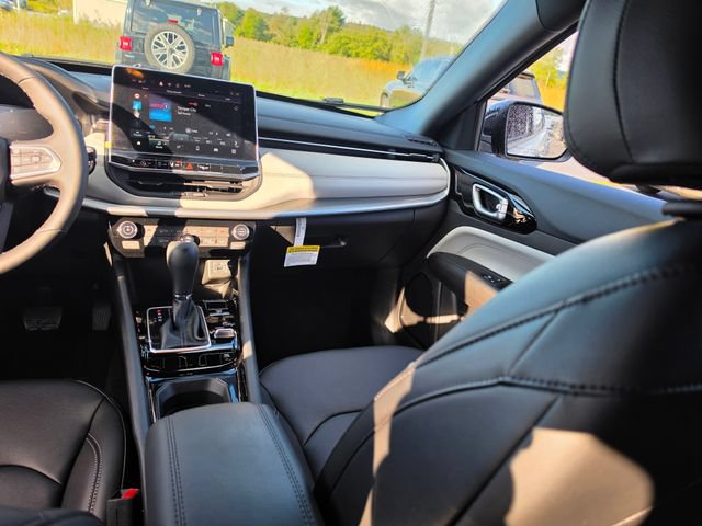 New 2026 Jeep Compass Limited AWD/4WD image 13