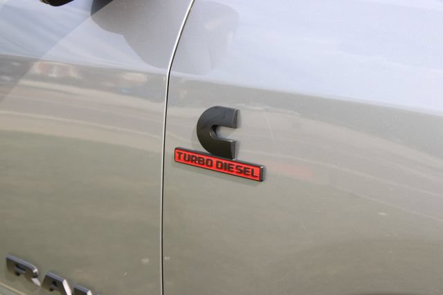 Used 2025 RAM 2500 Laramie AWD/4WD image 3