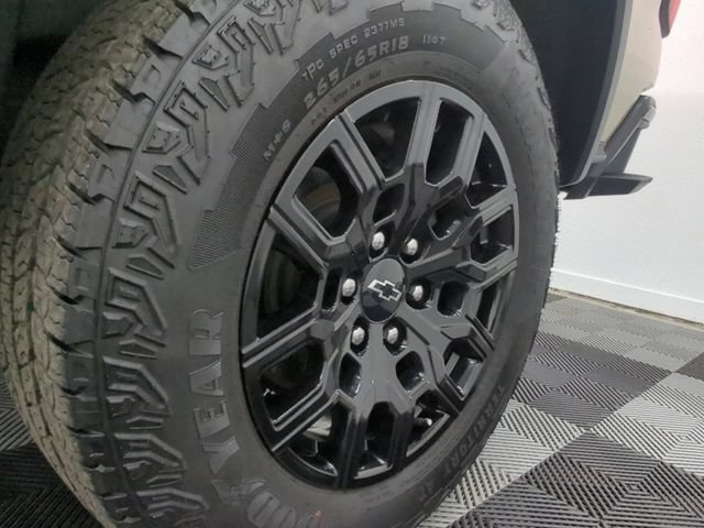 Used 2023 Chevrolet Colorado Trail Boss w/ Technology Package AWD/4WD image 31