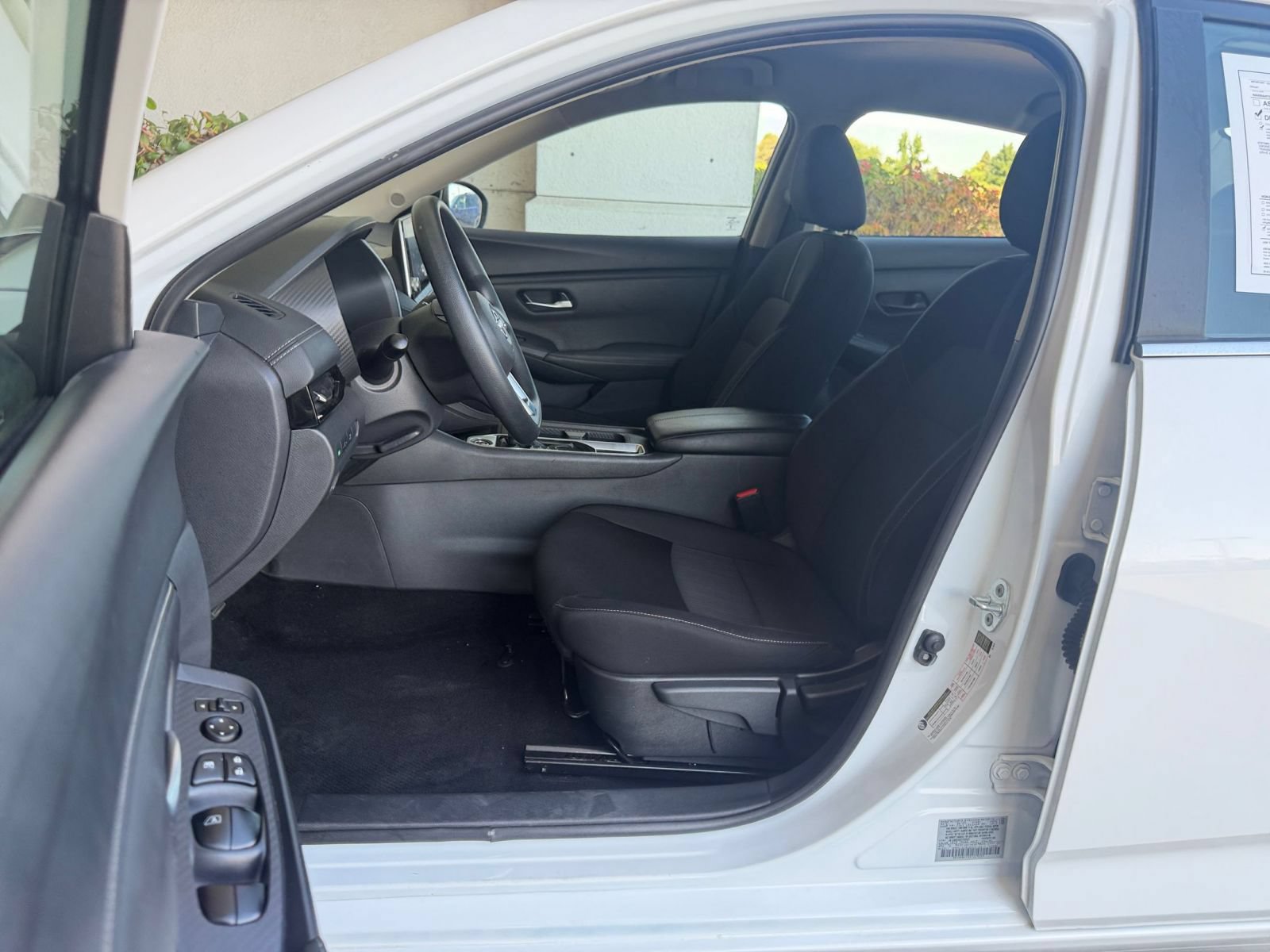 Used 2025 Nissan Sentra SV FWD image 36