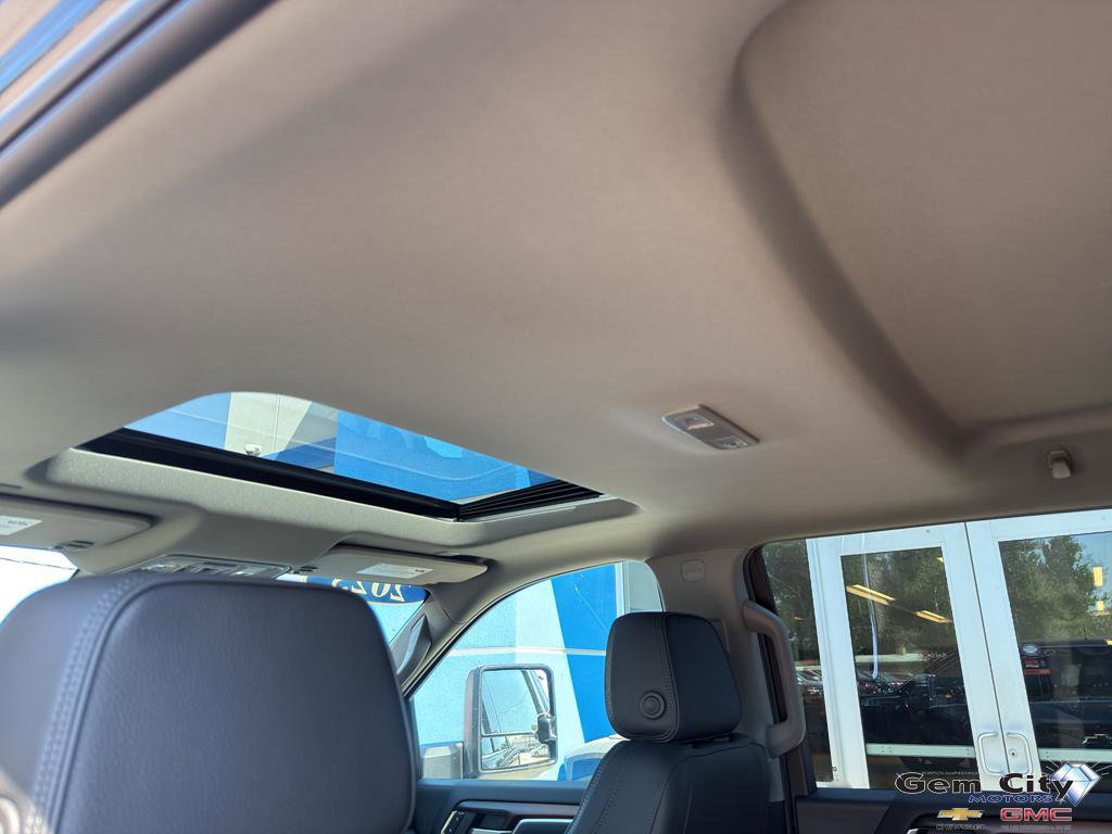 New 2025 GMC Sierra 2500 Denali w/ Denali Reserve Package image 11