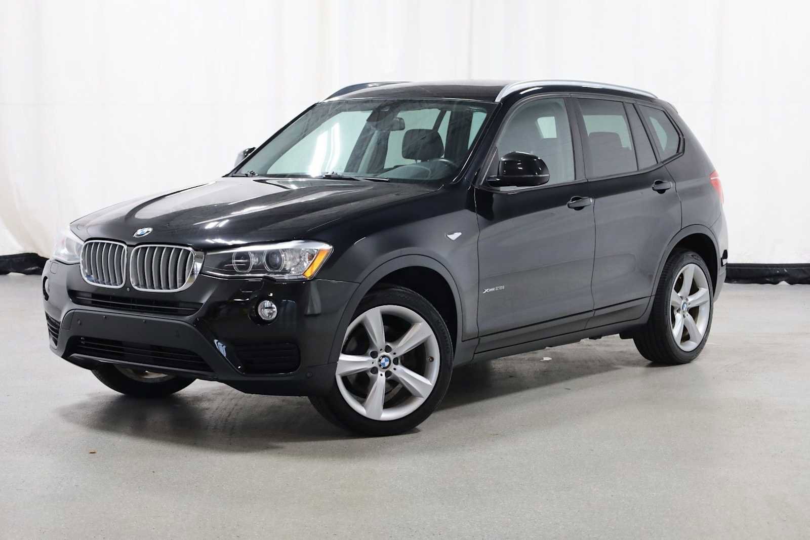 Used 2017 BMW X3 xDrive28i image 1
