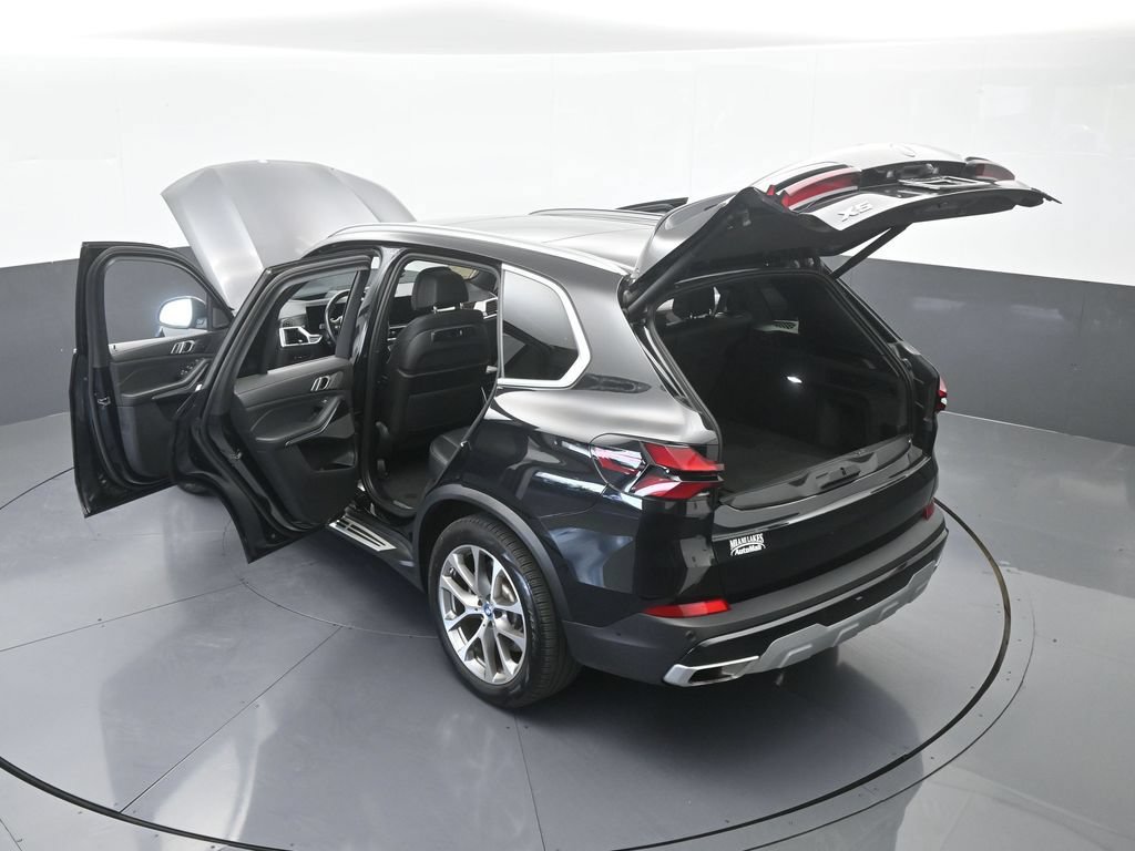 Used 2025 BMW X5 xDrive50e AWD/4WD image 72