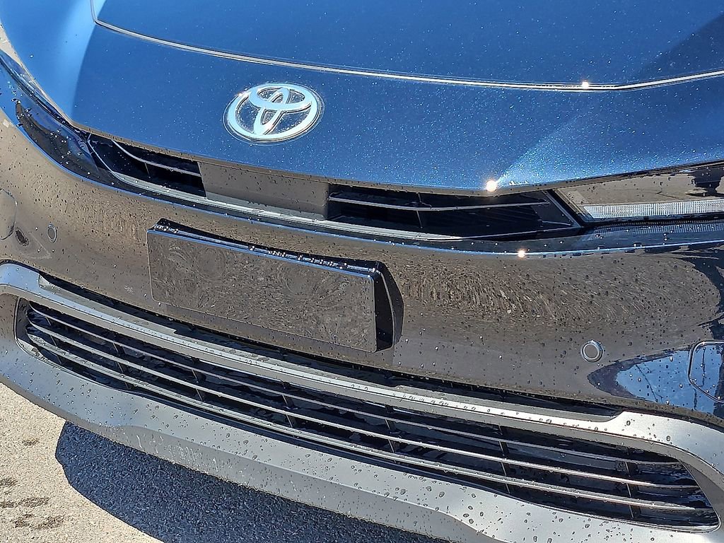 Used 2023 Toyota Prius LE image 9