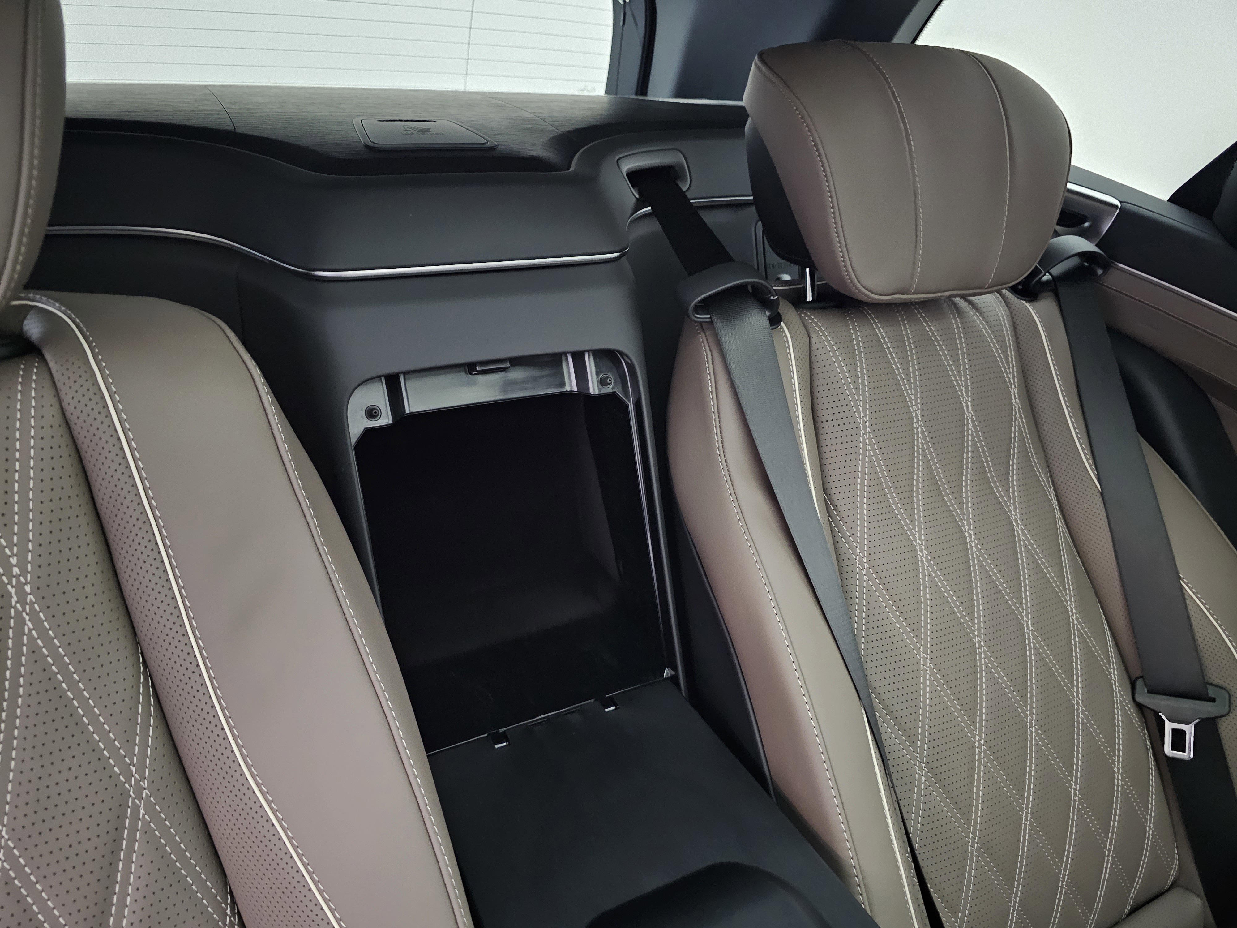 New 2026 Mercedes-Benz Maybach GLS 600 4MATIC image 32