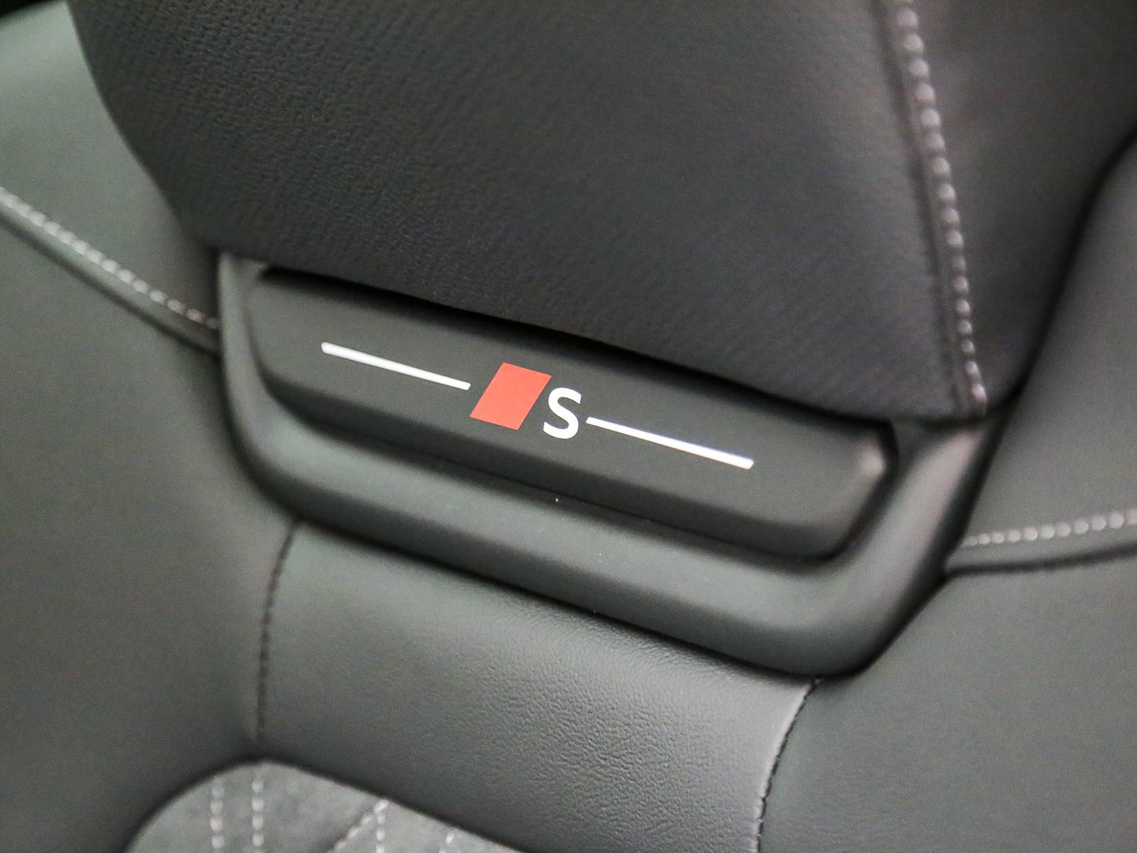 New 2027 Audi SQ6 e-tron Premium Plus AWD/4WD image 24