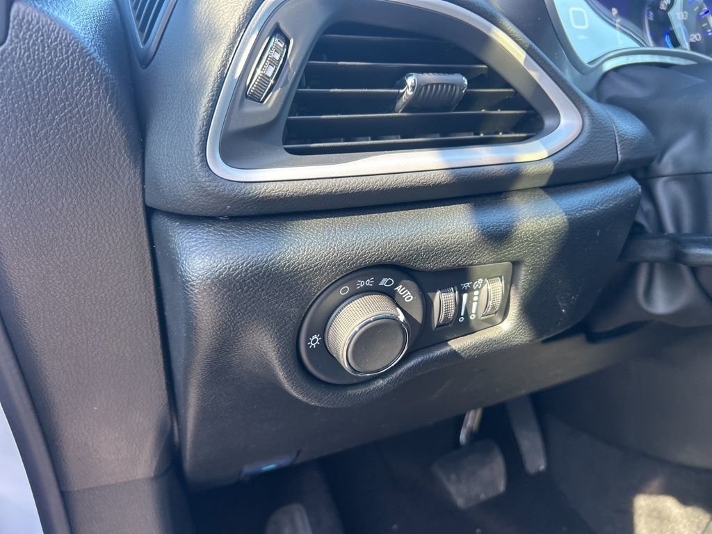 New 2026 Chrysler Voyager LX FWD image 21