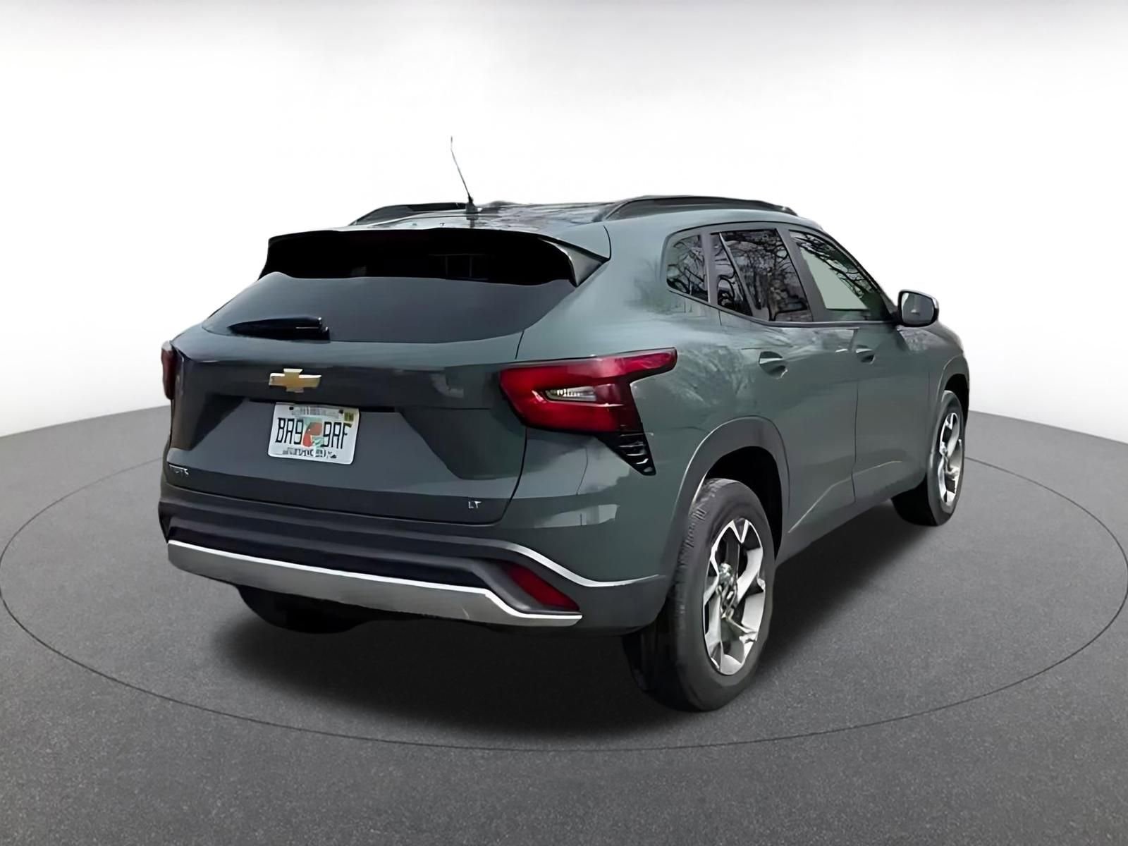 Used 2025 Chevrolet Trax LT image 14