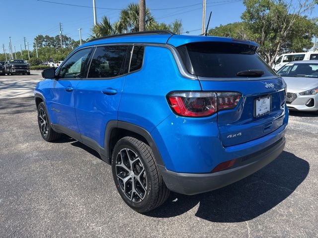 Used 2024 Jeep Compass Latitude AWD/4WD image 6