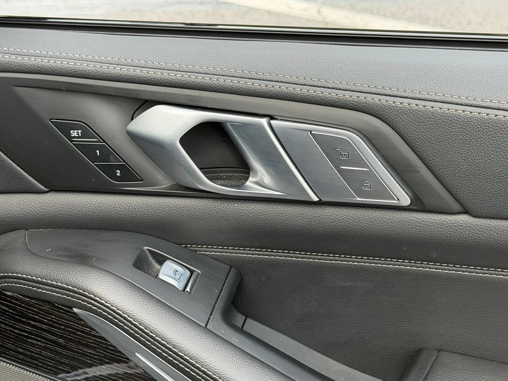 Used 2020 BMW X7 M50i AWD/4WD image 40