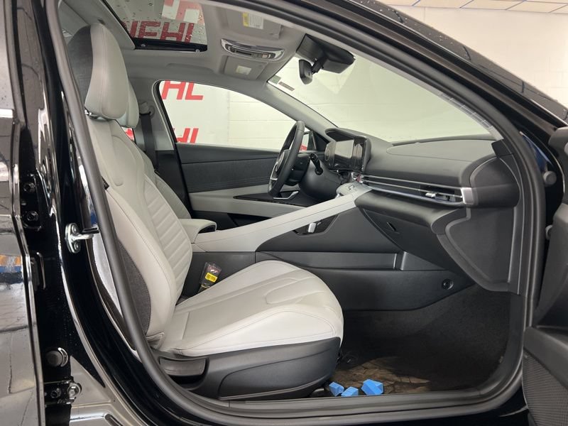 New 2026 Hyundai Elantra Limited FWD image 12