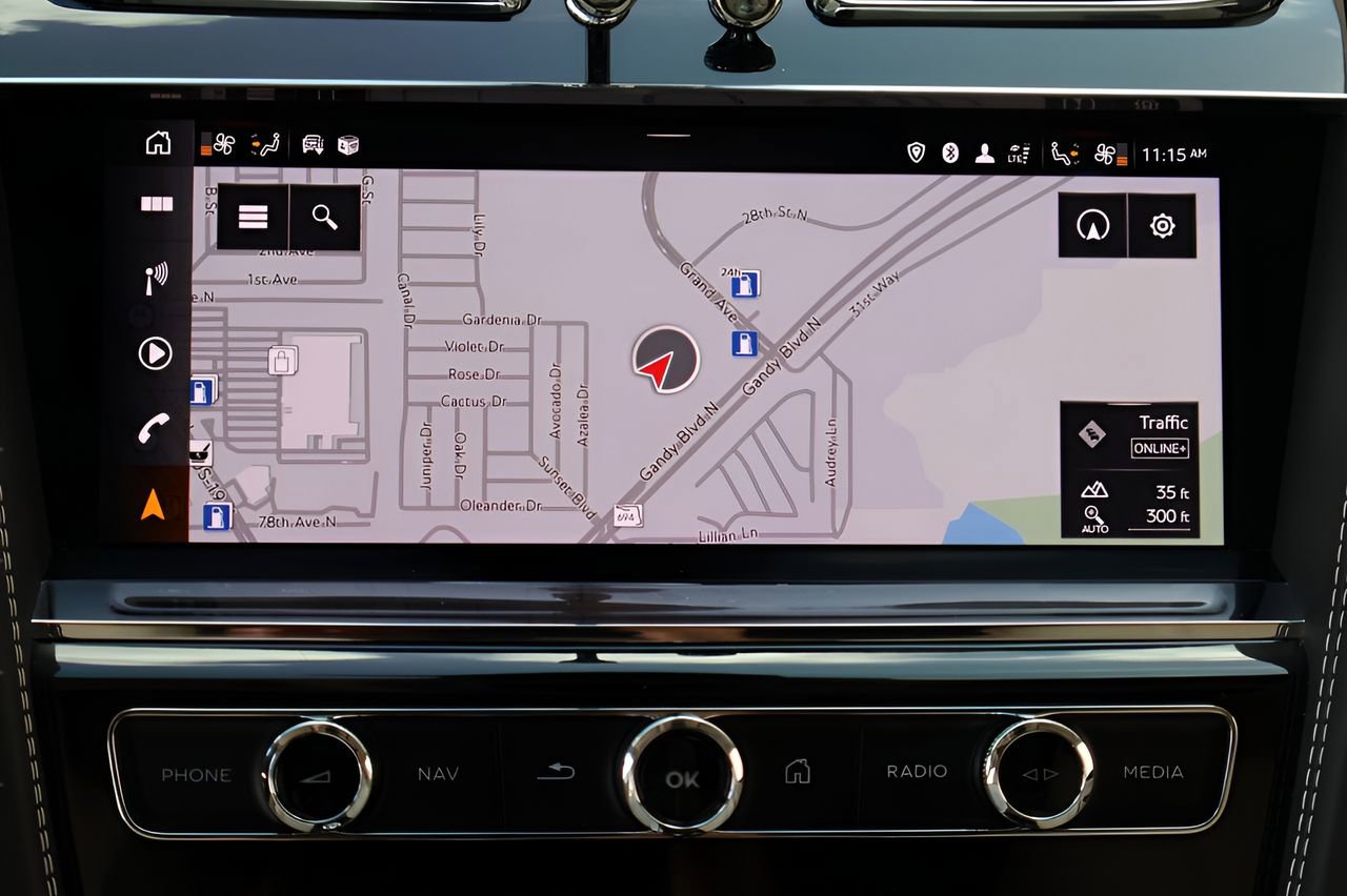 Used 2022 Bentley Bentayga AWD/4WD image 17