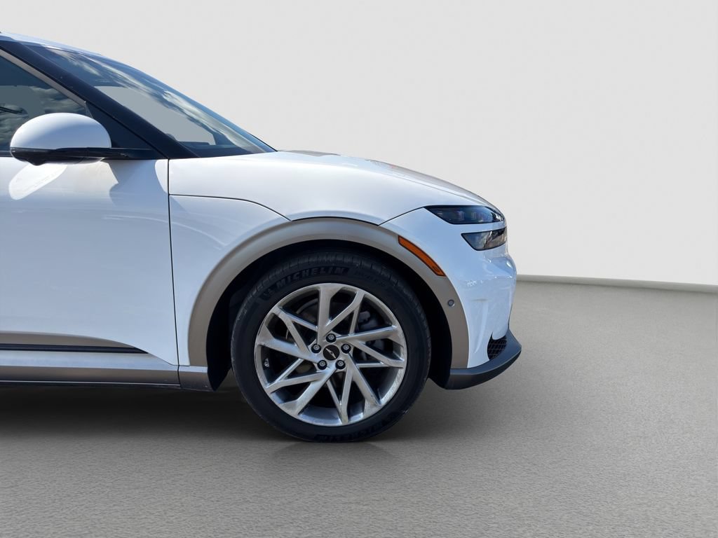 Used 2023 Genesis GV60 Advanced AWD/4WD image 29
