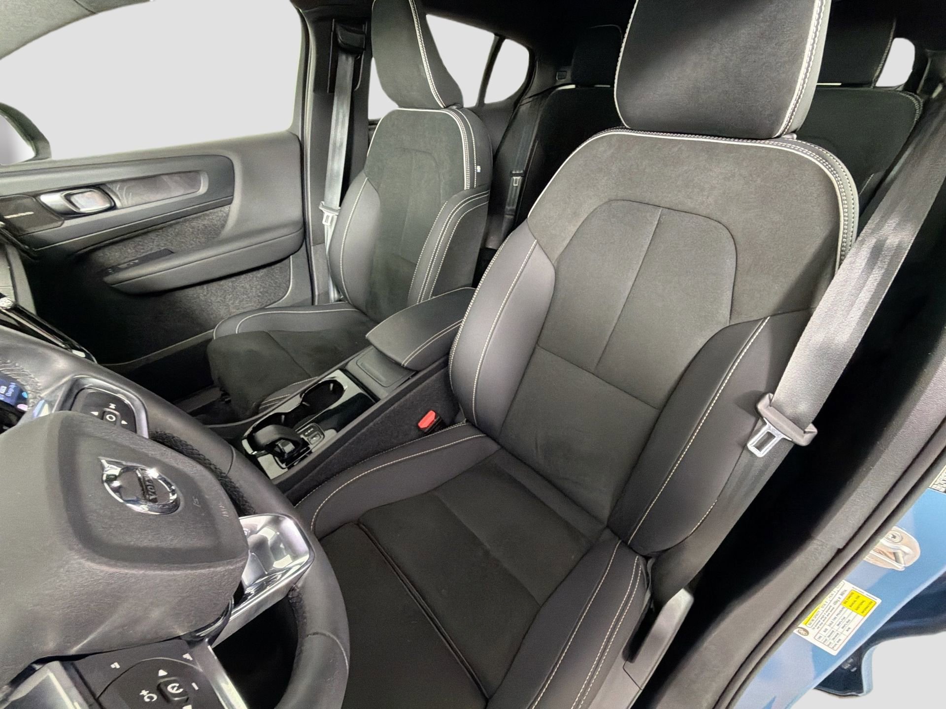 Certified 2023 Volvo C40 P8 Recharge Ultimate w/ Protection Package Premier AWD/4WD image 21