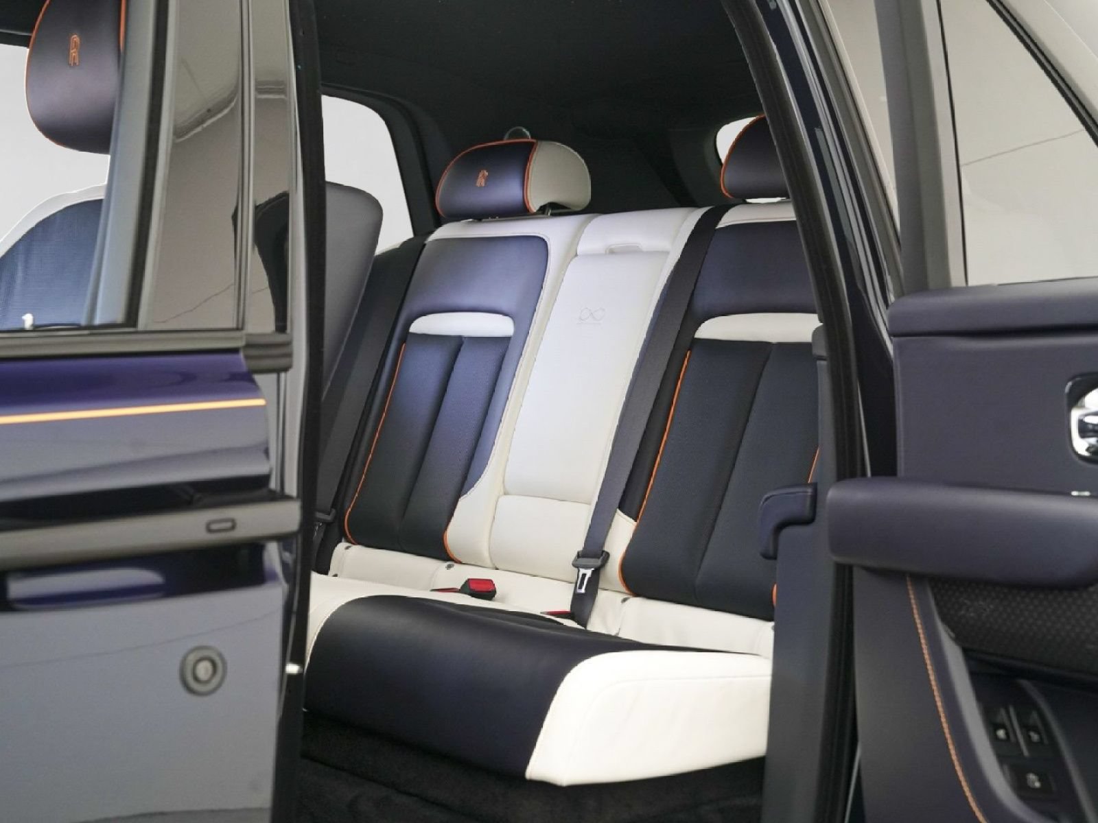New 2026 Rolls-Royce Cullinan Black Badge AWD/4WD image 26