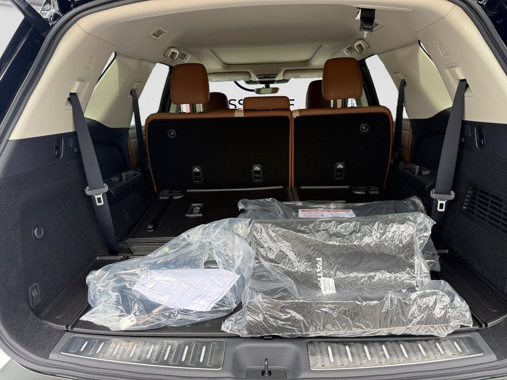 New 2026 Nissan Pathfinder Platinum w/ Accent Package AWD/4WD image 18