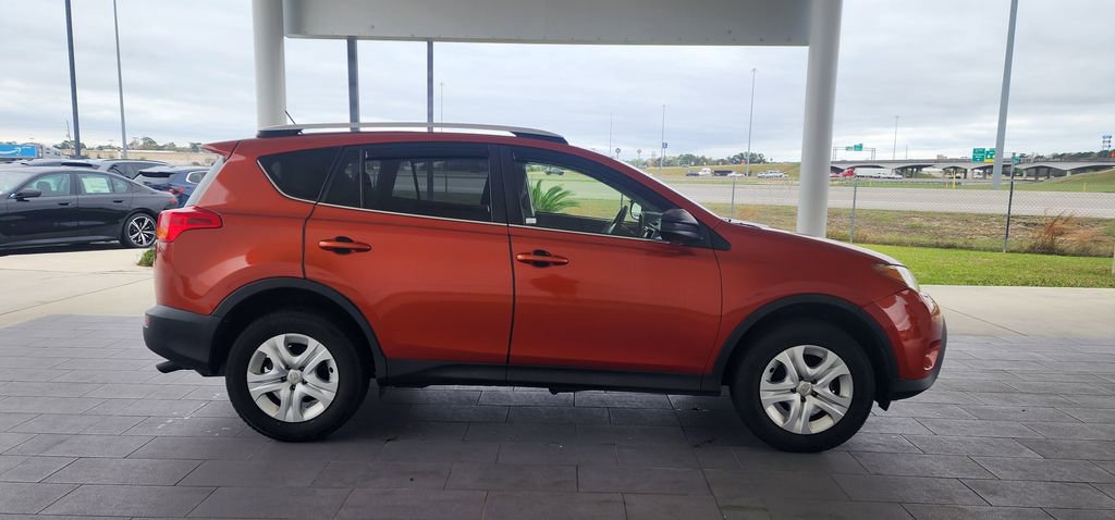 Used 2015 Toyota RAV4 LE image 5