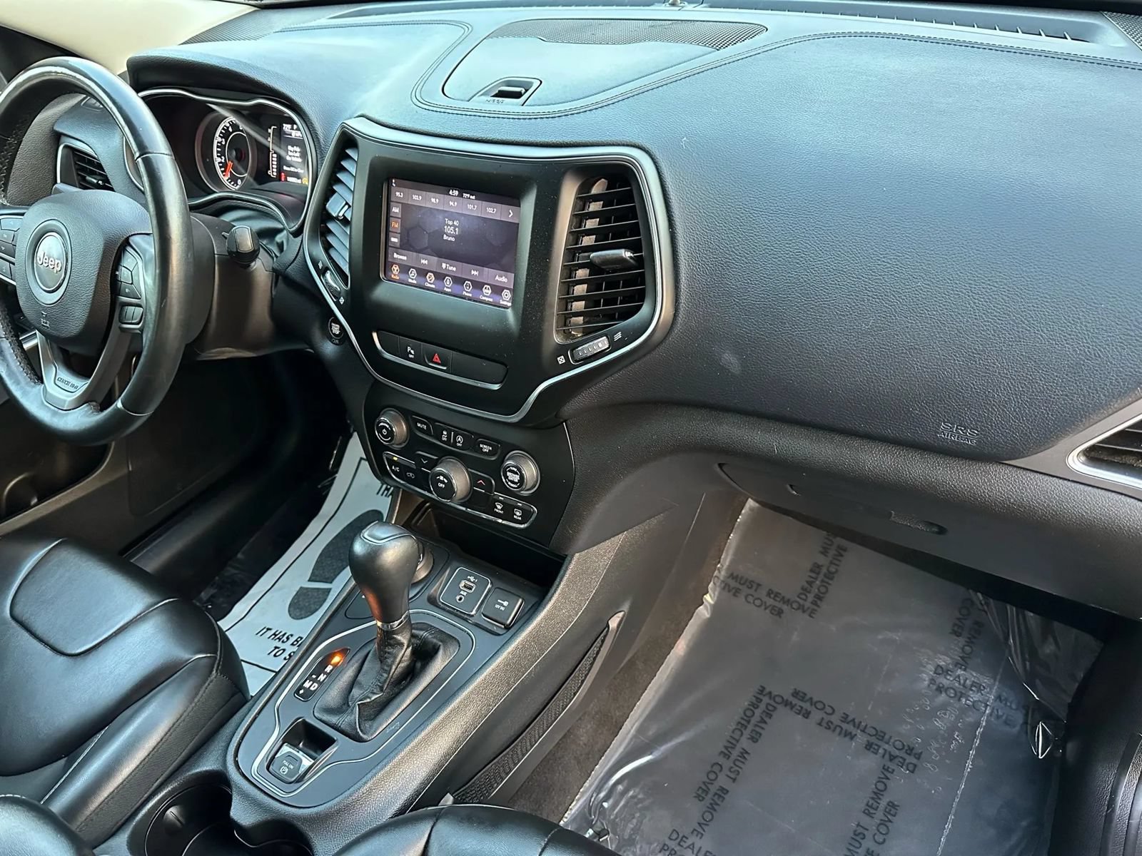 Used 2019 Jeep Cherokee Latitude Plus AWD/4WD image 24