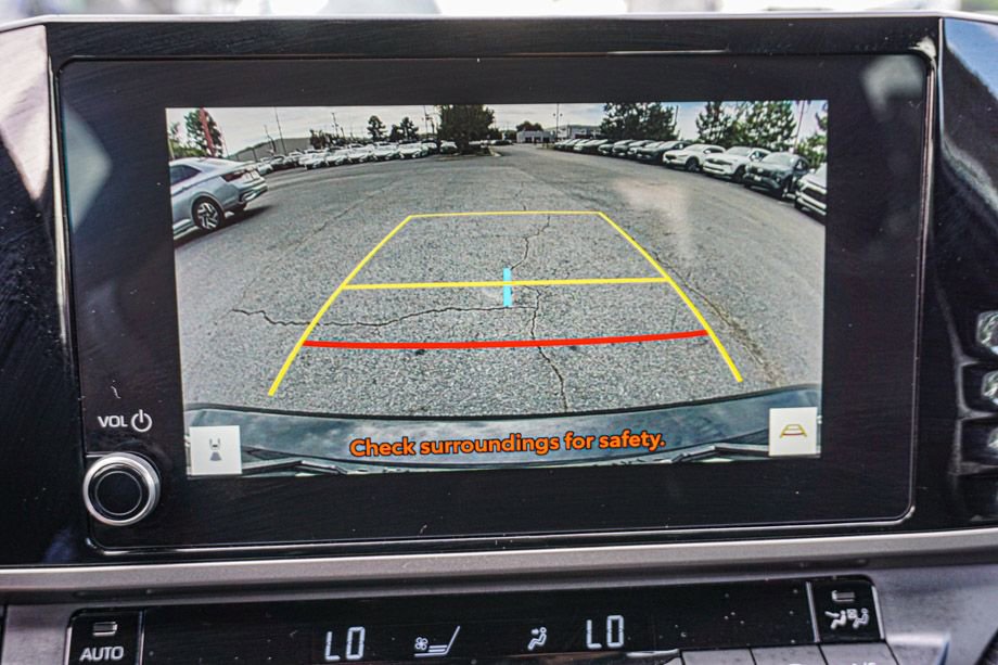 Used 2025 Toyota Camry SE image 32