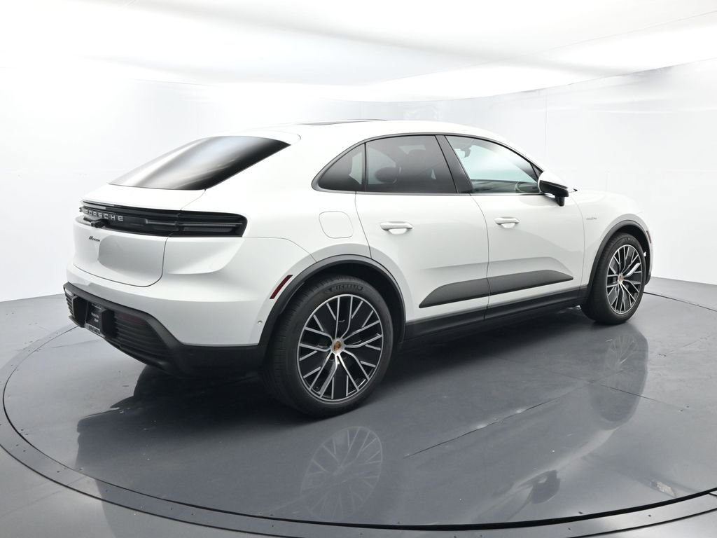 Certified 2025 Porsche Macan Electric image 15