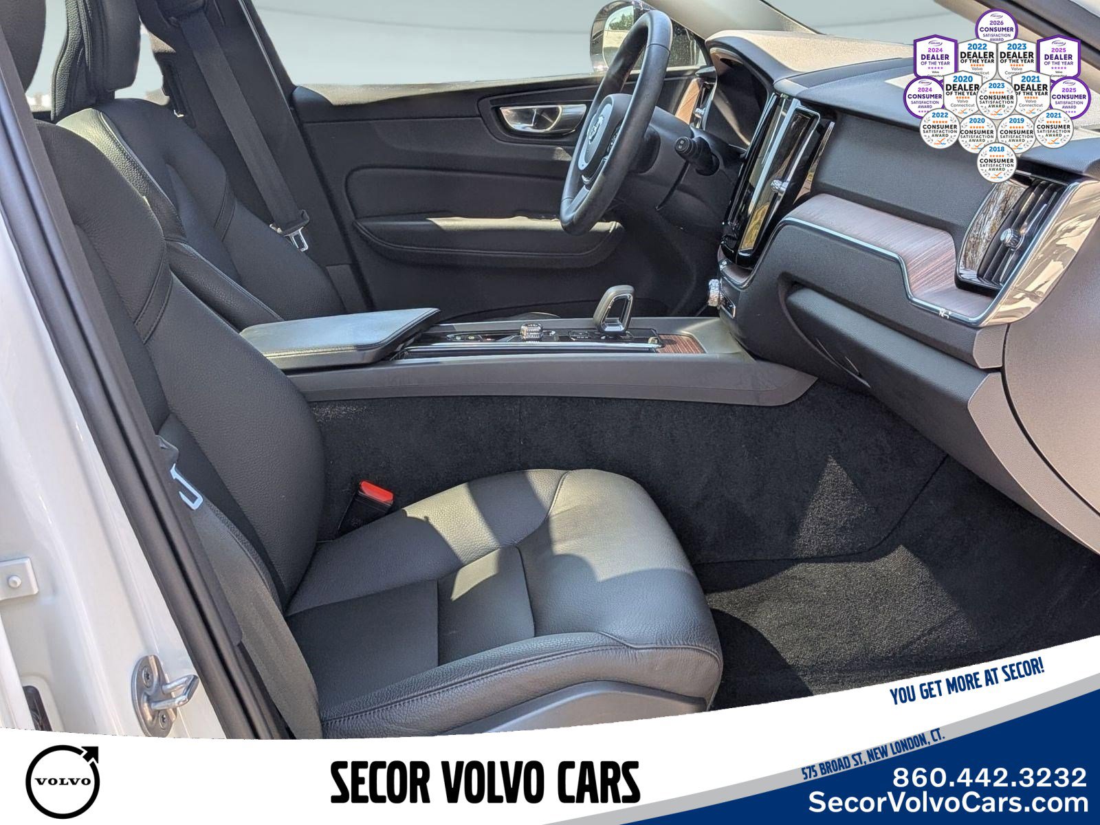 Certified 2024 Volvo XC60 B5 Plus w/ Protection Package Premier AWD/4WD image 28