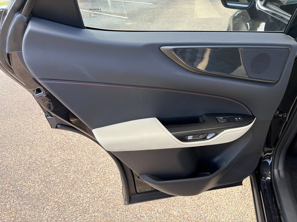 Used 2023 Lexus NX 350 AWD image 12