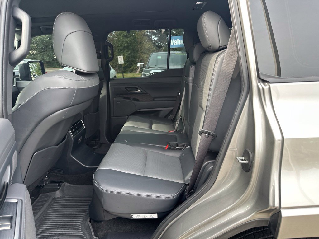 Used 2024 Lexus GX 550 w/ Accessory Package (Z1) AWD/4WD image 15