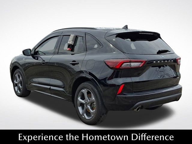 Used 2023 Ford Escape ST-Line w/ Tech Pack #1 AWD/4WD image 4