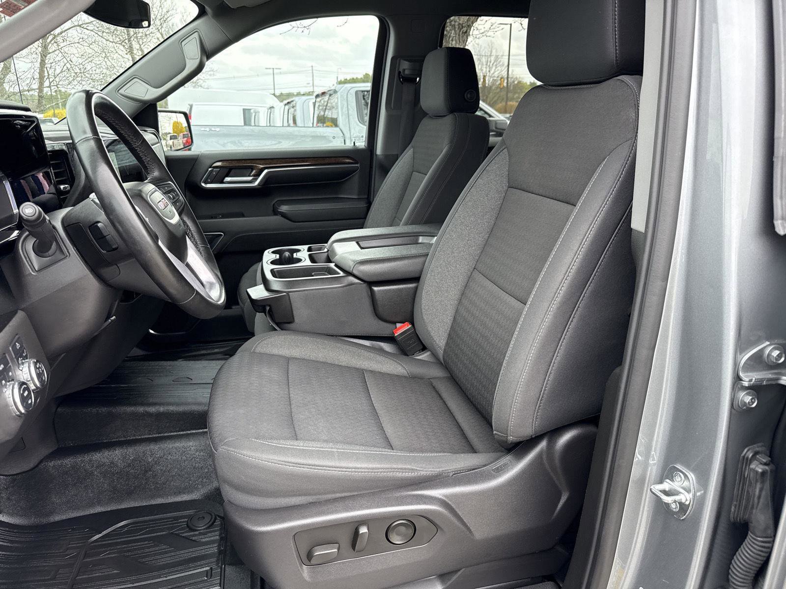 Used 2024 GMC Sierra 1500 Elevation AWD/4WD image 12
