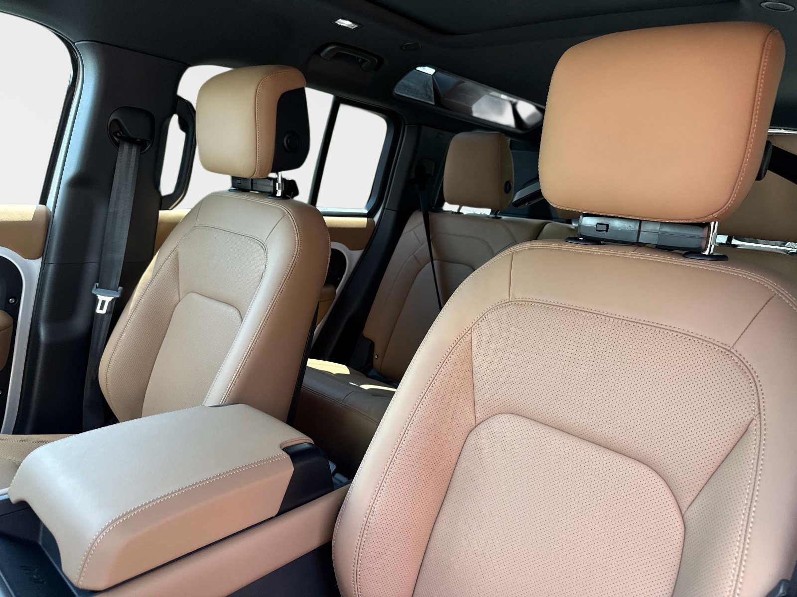 New 2026 Land Rover Defender 110 S AWD/4WD image 19