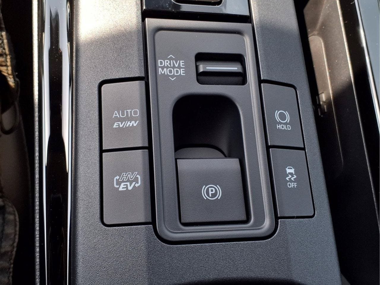 New 2026 Toyota Prius Plug-In Hybrid FWD image 18