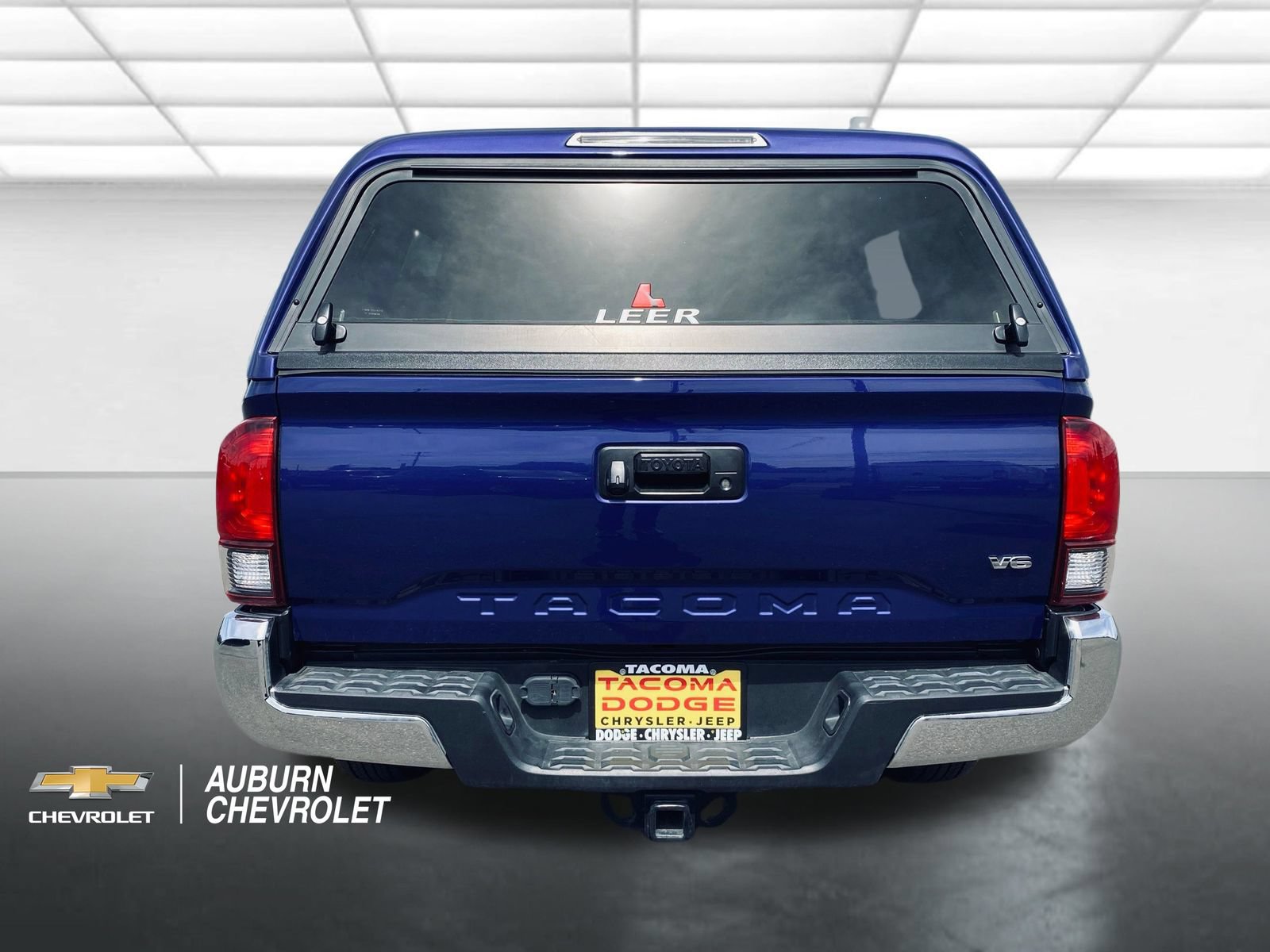Used 2022 Toyota Tacoma SR5 RWD image 4