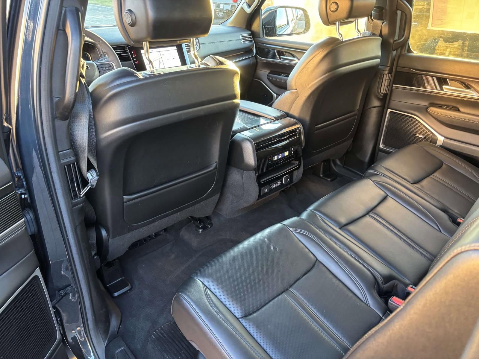 Used 2022 Jeep Wagoneer Series I image 29