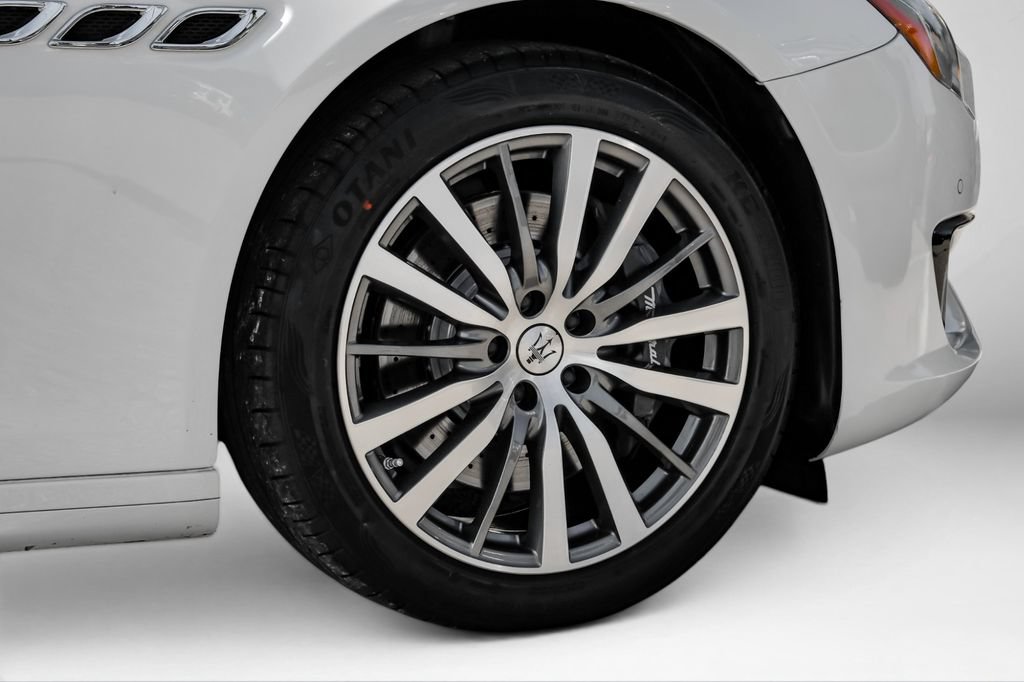 Used 2022 Maserati Quattroporte Modena RWD image 71