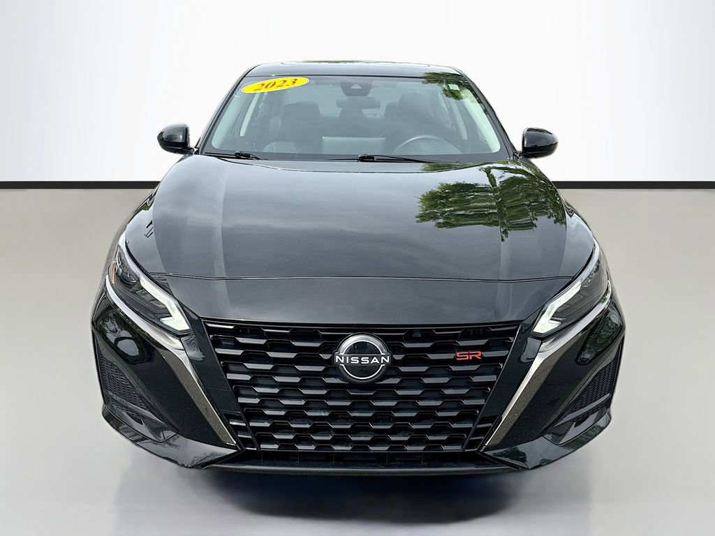 Used 2023 Nissan Altima 2.5 SR w/ SR Premium Package image 2