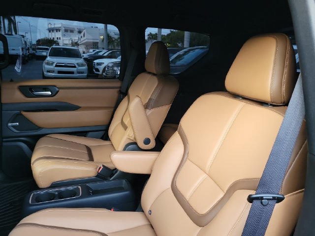 Used 2025 Nissan Armada SL w/ Captain's Chari Seat Package RWD image 10