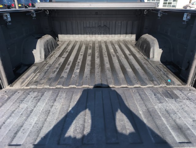 Used 2019 Chevrolet Silverado 1500 High Country w/ Technology Package AWD/4WD image 14