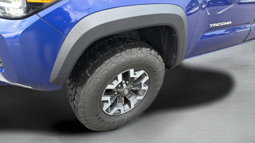 Used 2023 Toyota Tacoma TRD Off-Road w/ Advanced Technology Package AWD/4WD image 34