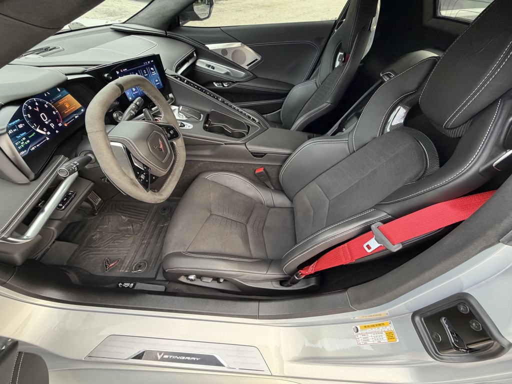 Used 2024 Chevrolet Corvette Stingray Premium Conv w/ Z51 Performance Package RWD image 14