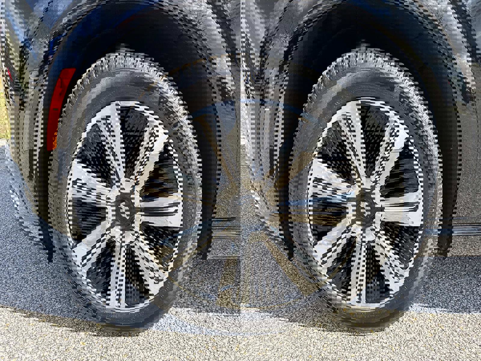 New 2025 Cadillac Escalade IQ Luxury 2 image 10