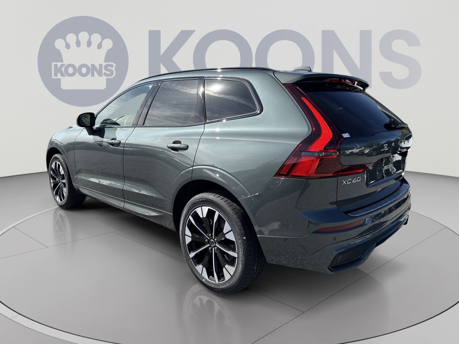 New 2027 Volvo XC60 B5 Plus AWD/4WD image 4