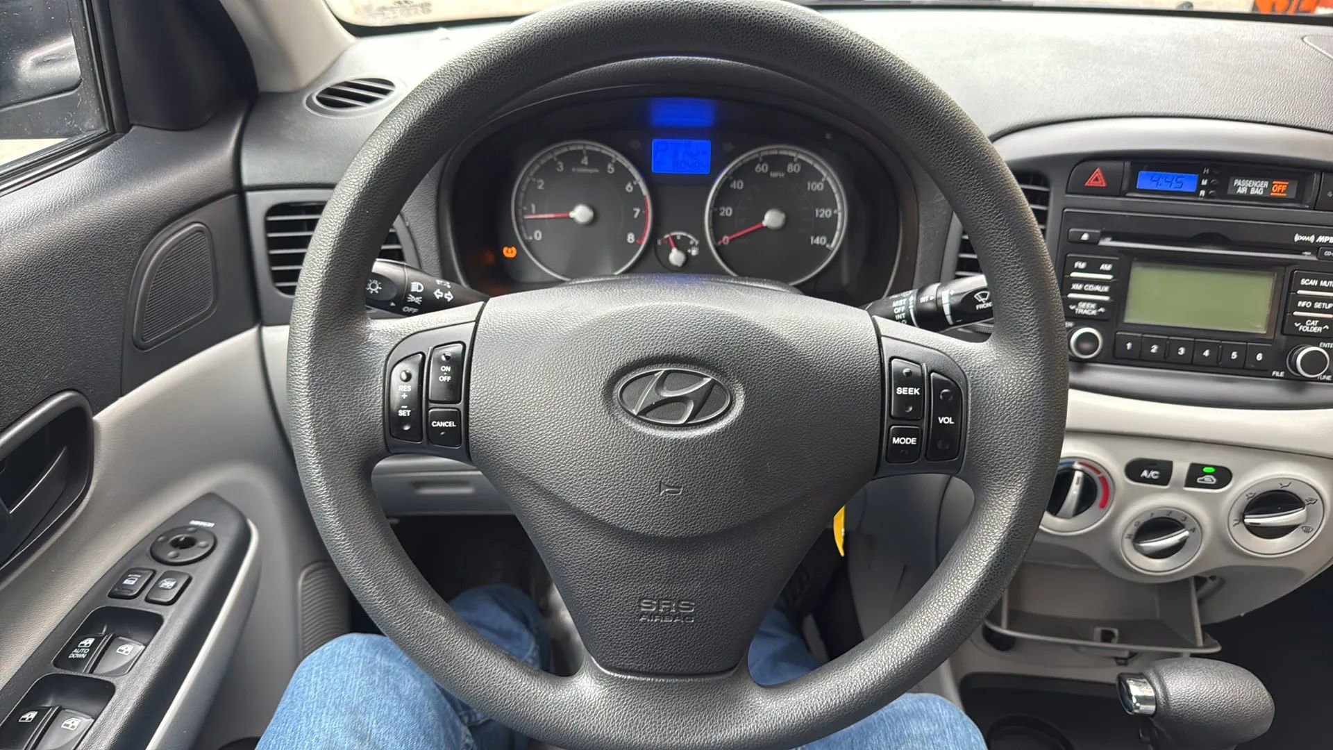 Used 2010 Hyundai Accent GLS w/ Premium Pkg 4 image 10